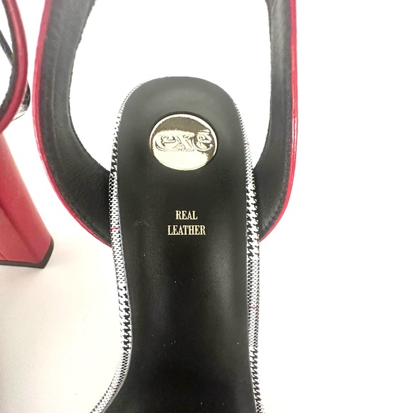Exe Heel Sandals - Picture 9 of 9